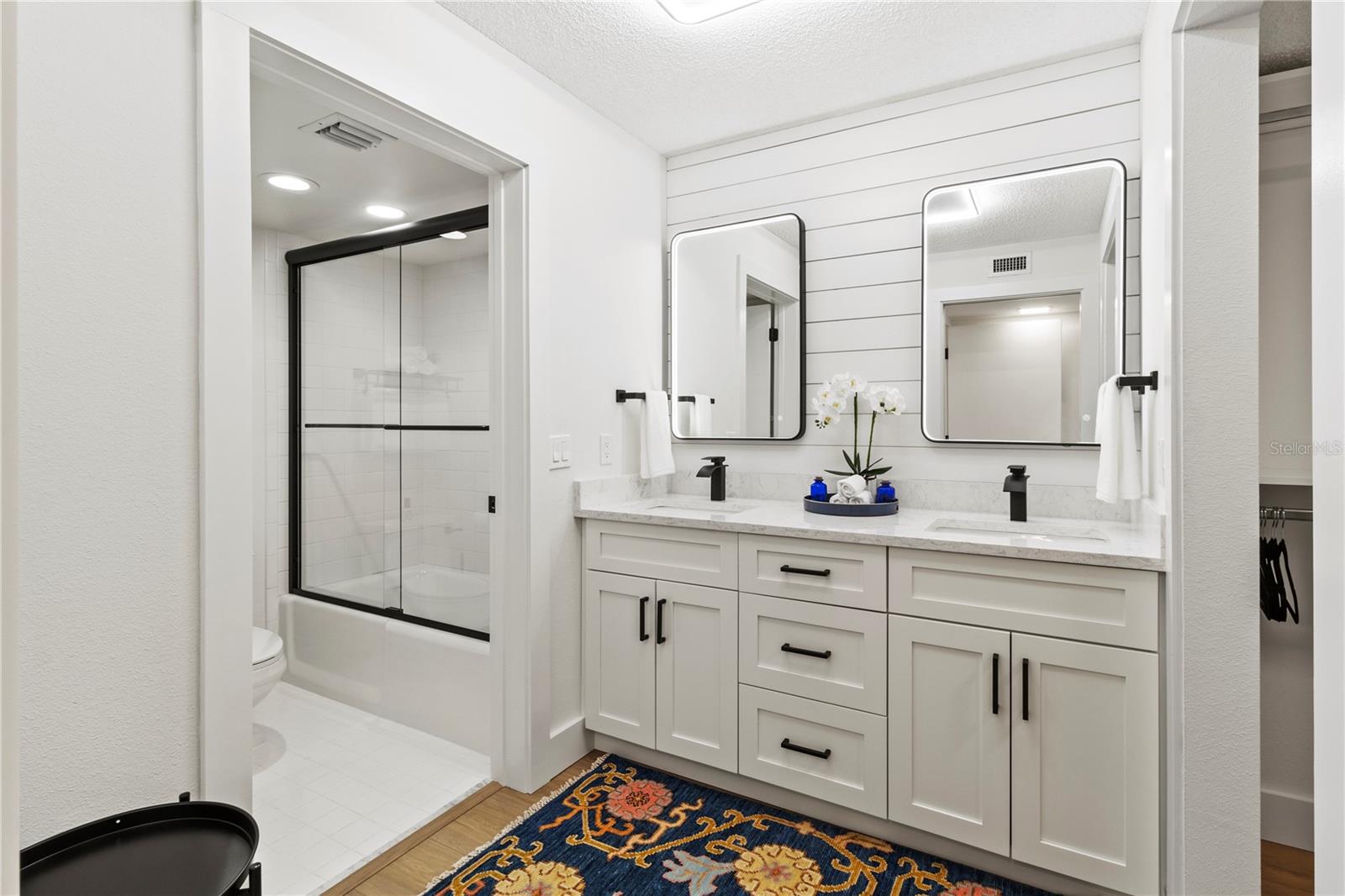 BAYPORT BCH & TEN PH E - Residential