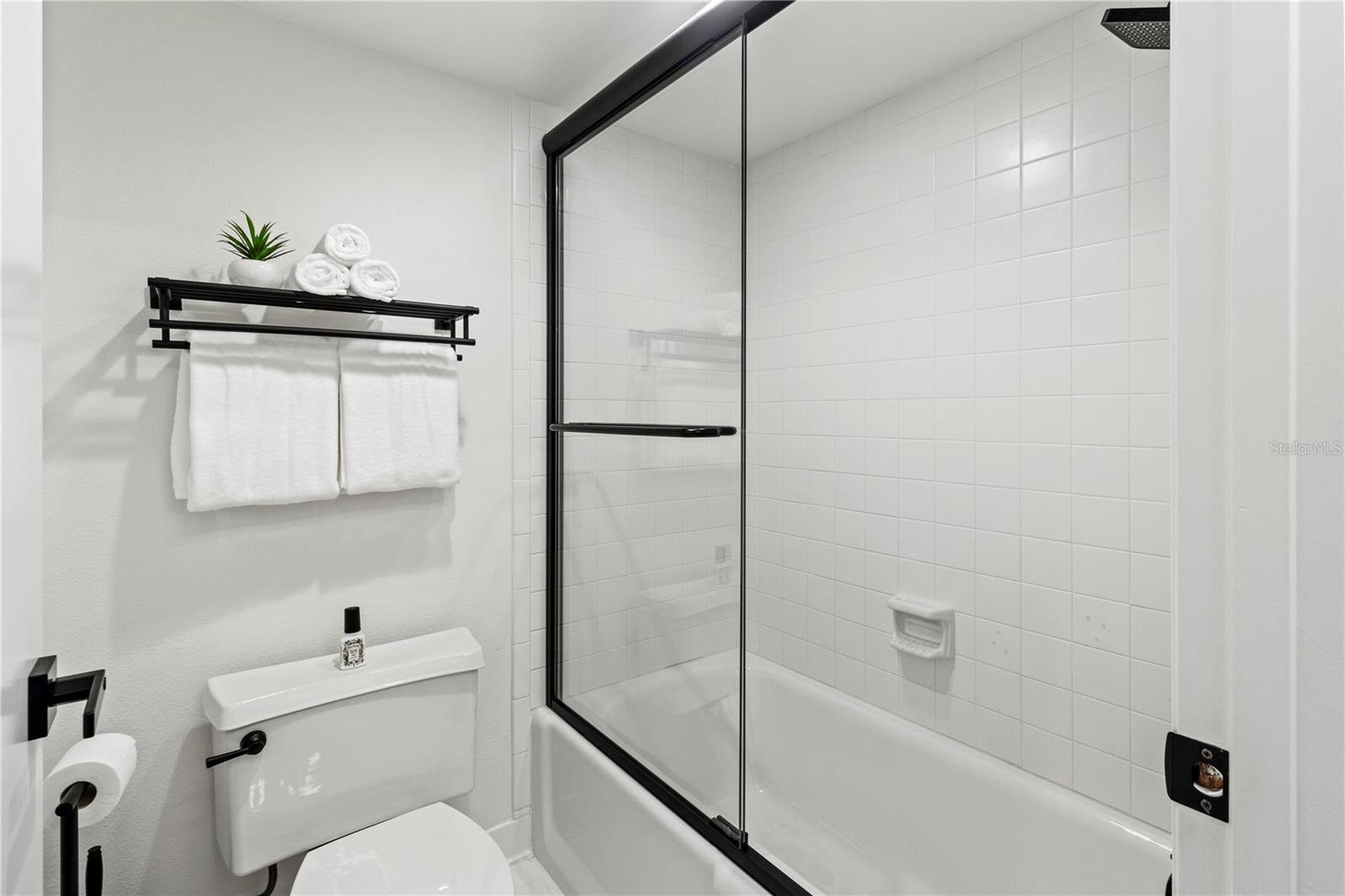 BAYPORT BCH & TEN PH E - Residential