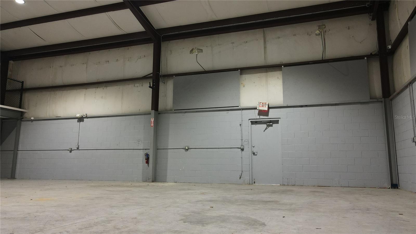 BOB NICHOLS INDUST CENTER - Commercial Lease