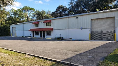 Photo of 3710 NE 47th Place, Ocala, FL 34479 (MLS # OM711894)