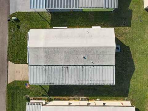 A home in WINTER HAVEN