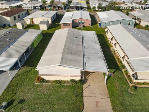 A home in WINTER HAVEN