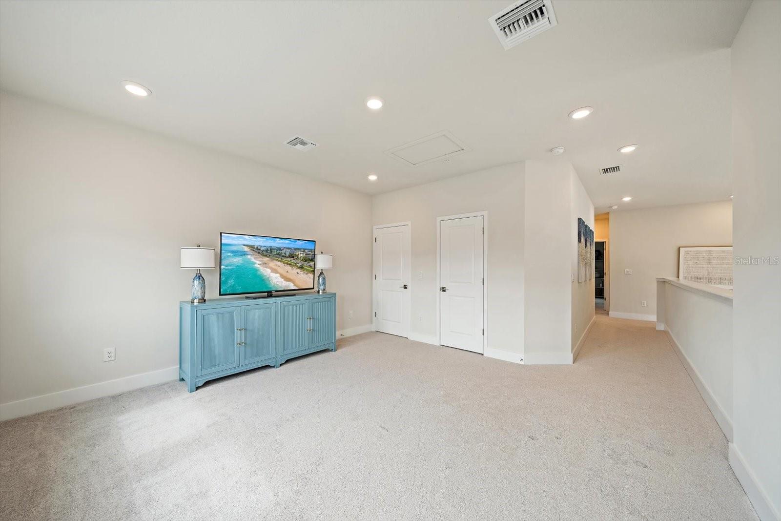 EMERALD LNDG/WATERSIDE - Residential