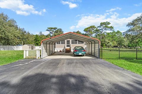 A home in HOMOSASSA