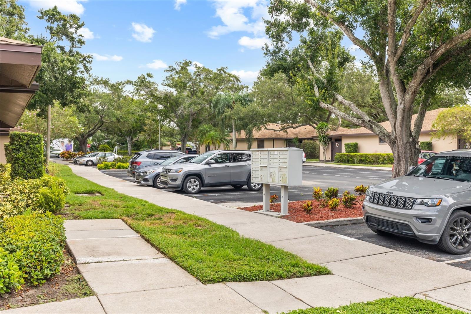 VILLAS OF PINELLAS FARMS CONDO - Residential