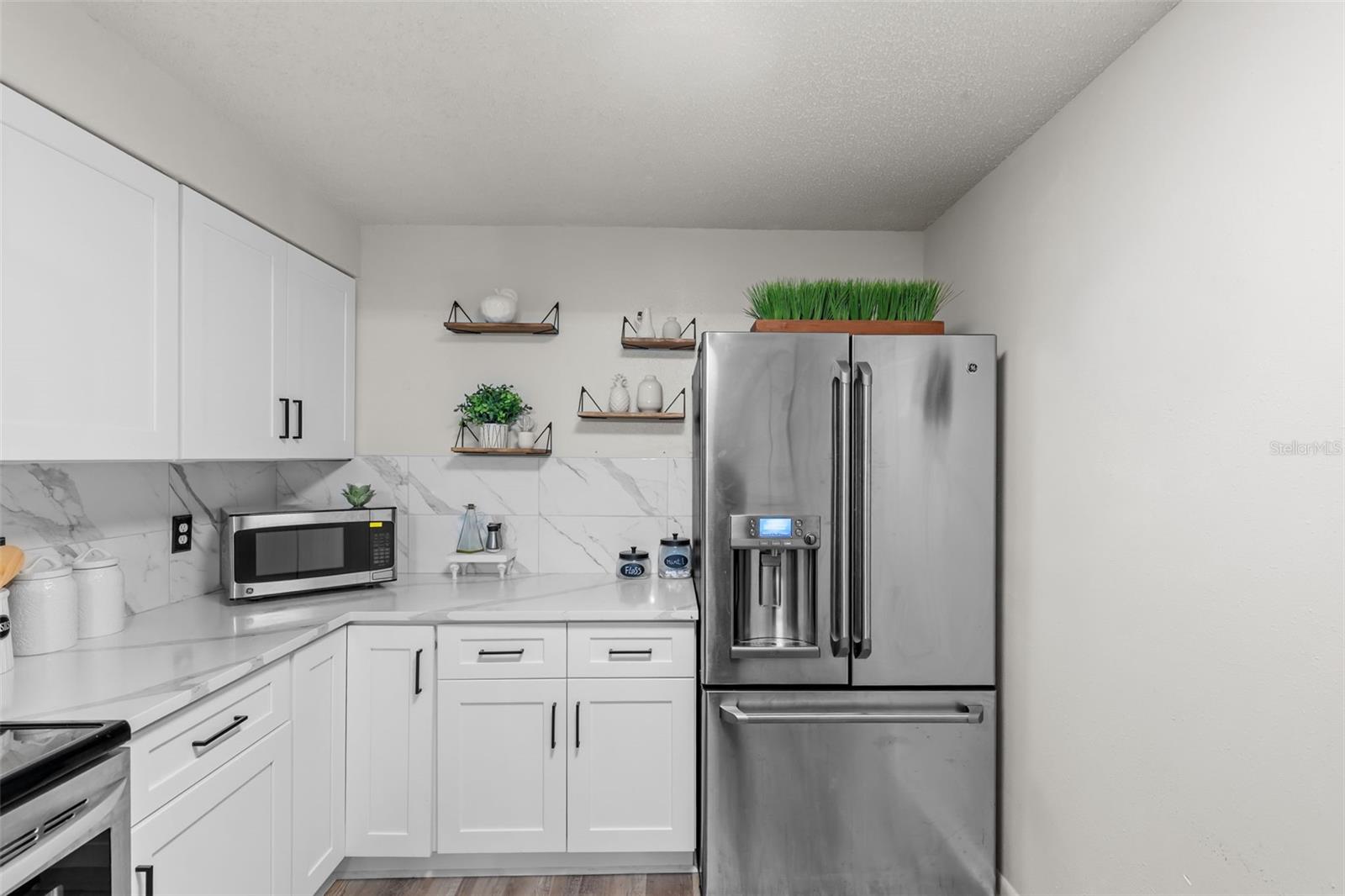 VILLAS OF PINELLAS FARMS CONDO - Residential