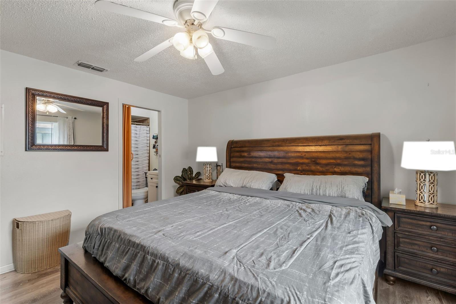 VILLAS OF PINELLAS FARMS CONDO - Residential