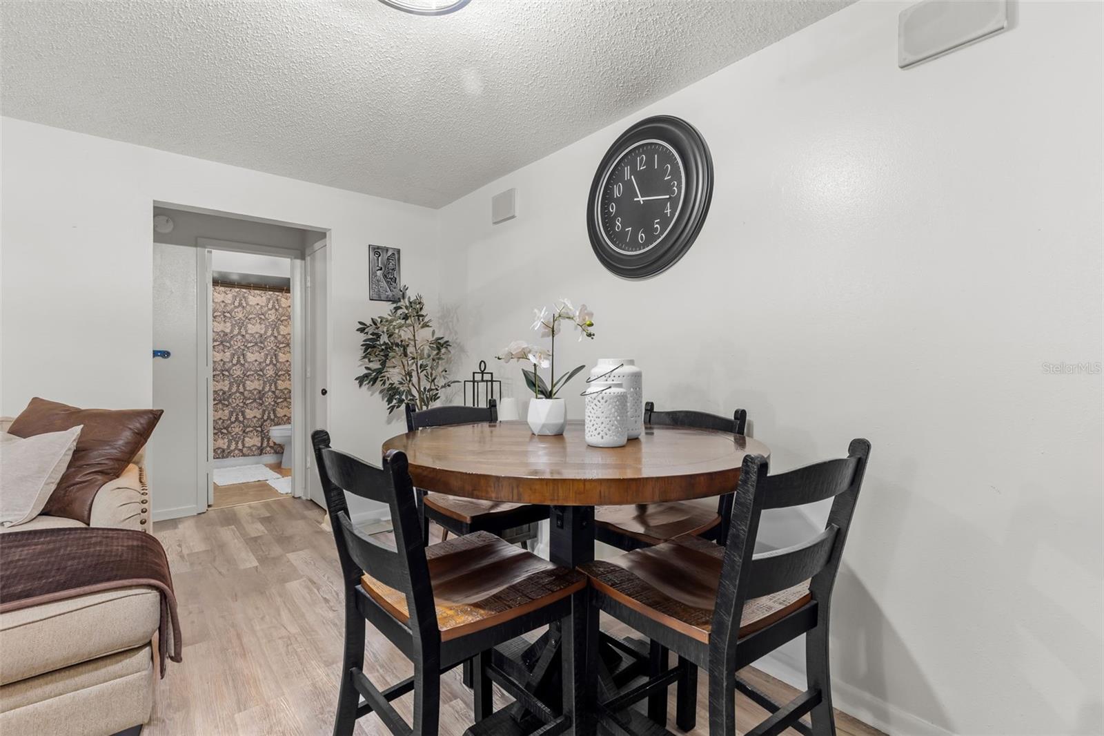 VILLAS OF PINELLAS FARMS CONDO - Residential