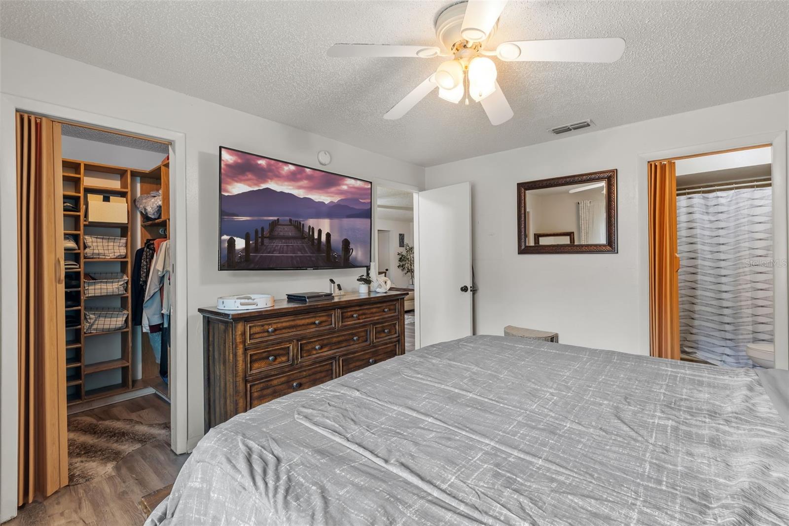 VILLAS OF PINELLAS FARMS CONDO - Residential
