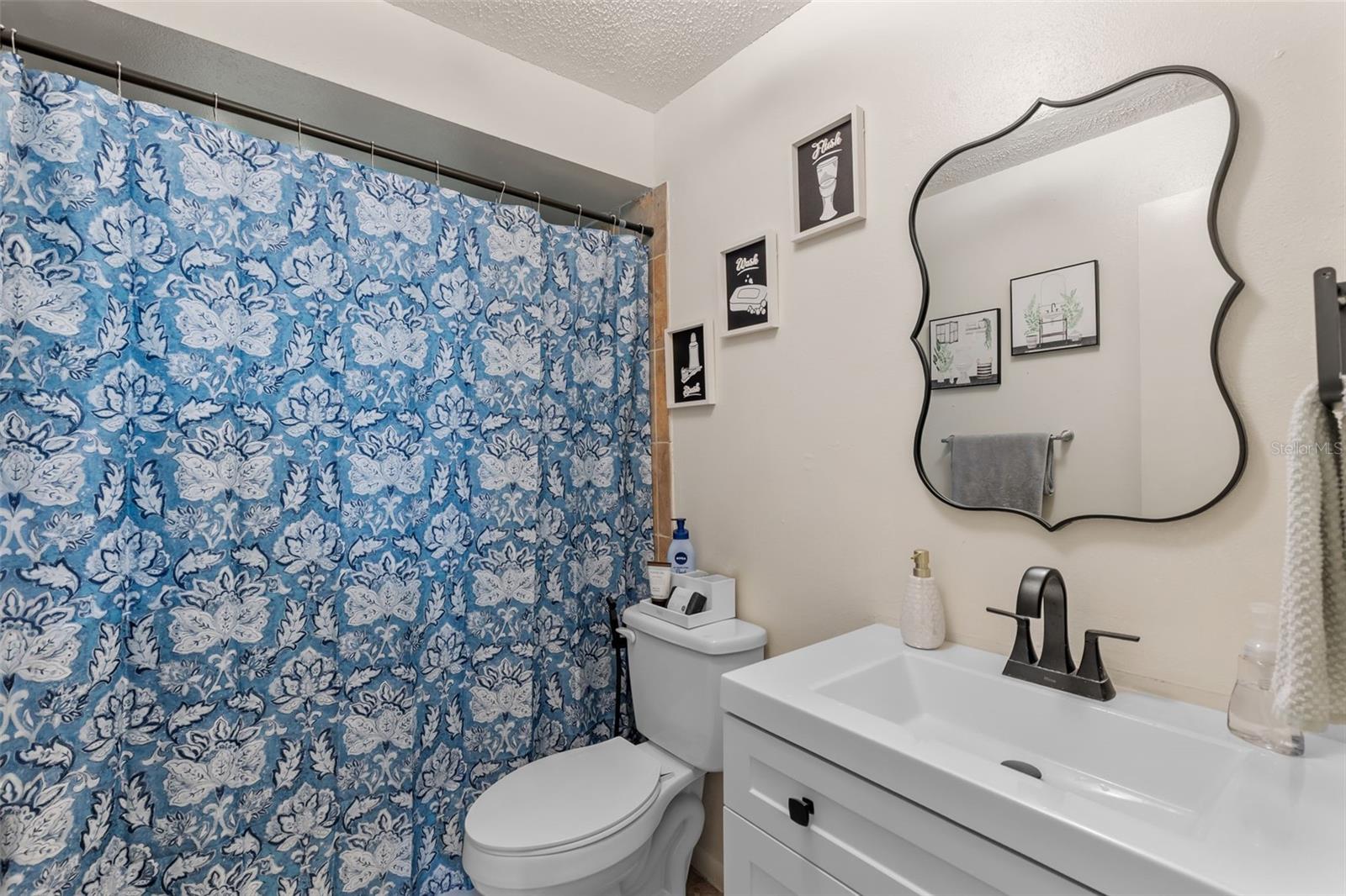 VILLAS OF PINELLAS FARMS CONDO - Residential