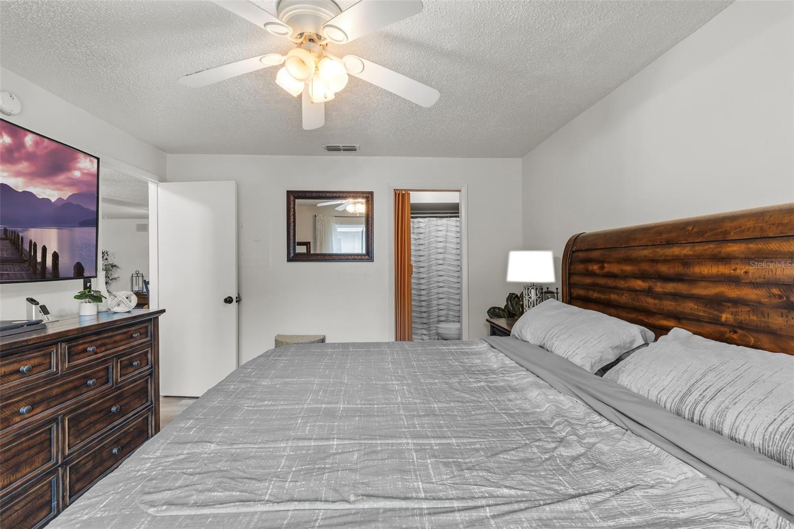 VILLAS OF PINELLAS FARMS CONDO - Residential