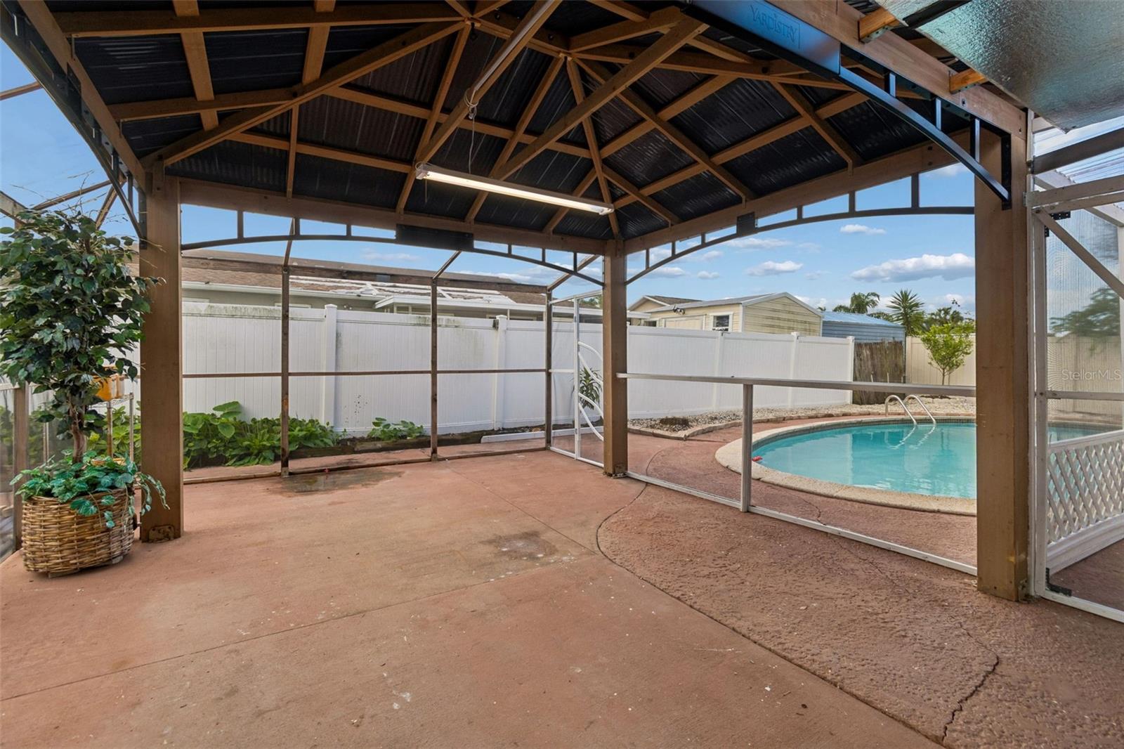 TAMPA SHORES UNIT 7 - Residential