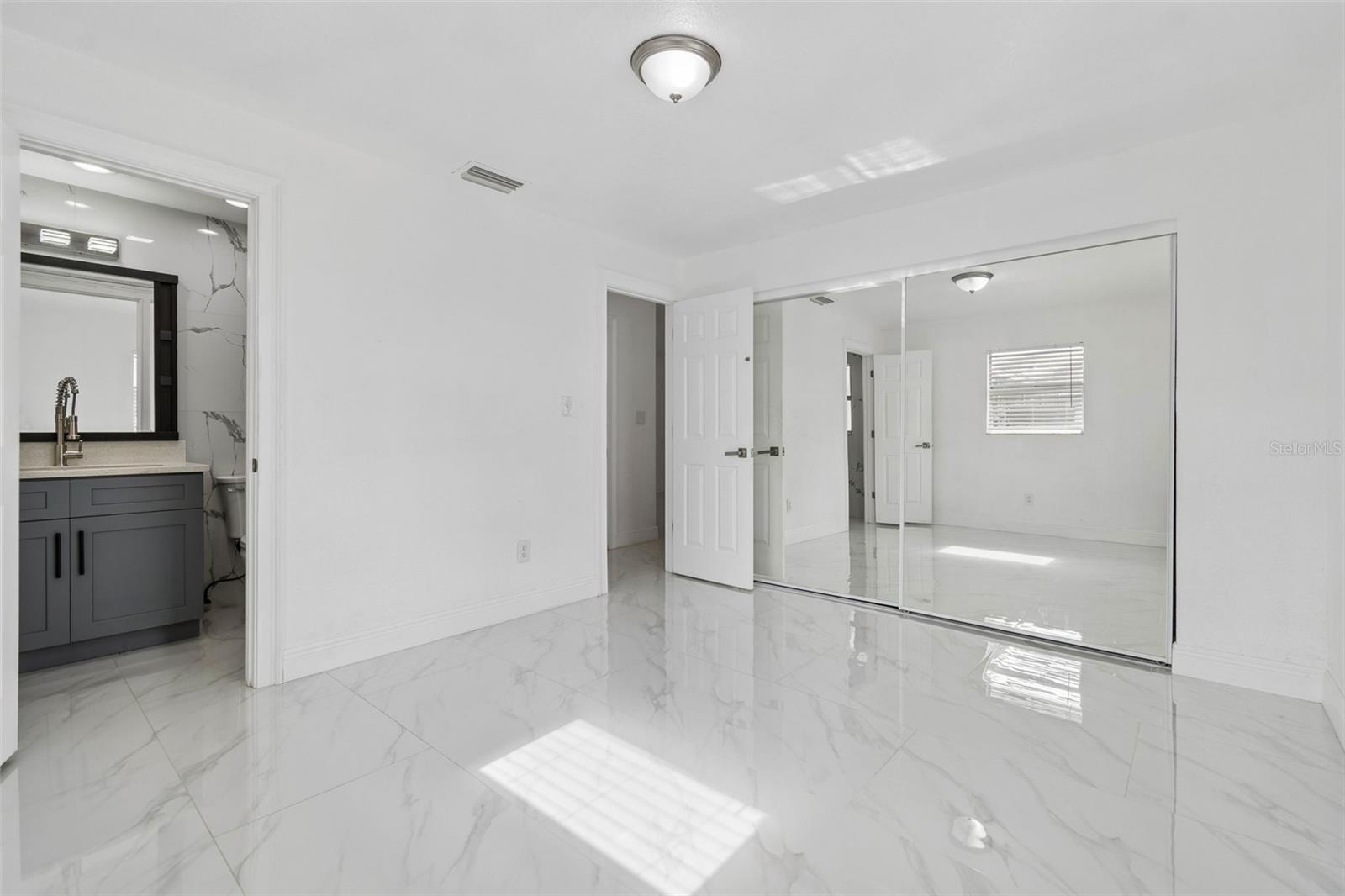 TAMPA SHORES UNIT 7 - Residential