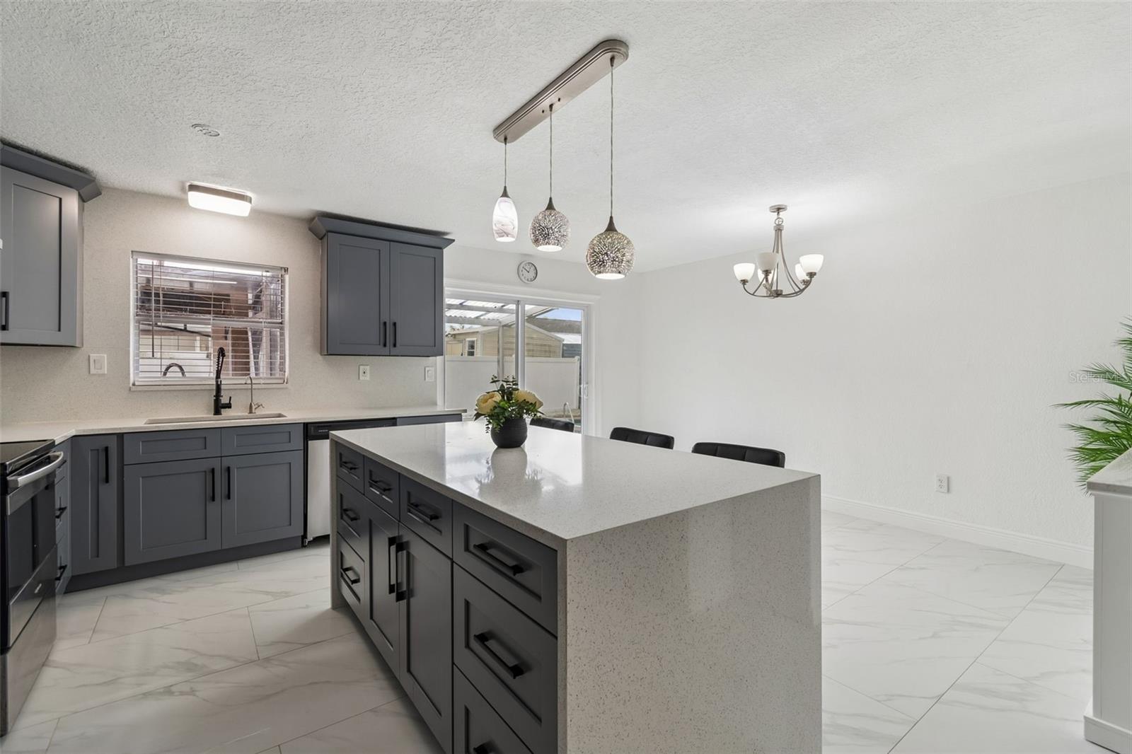 TAMPA SHORES UNIT 7 - Residential