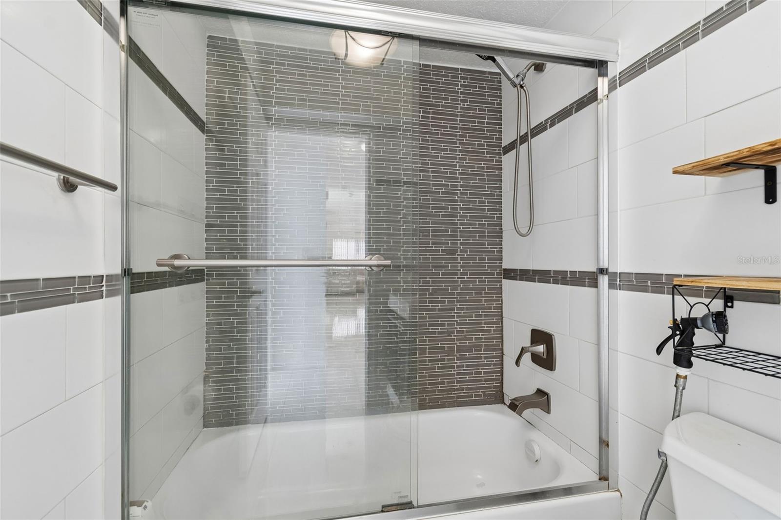 TAMPA SHORES UNIT 7 - Residential