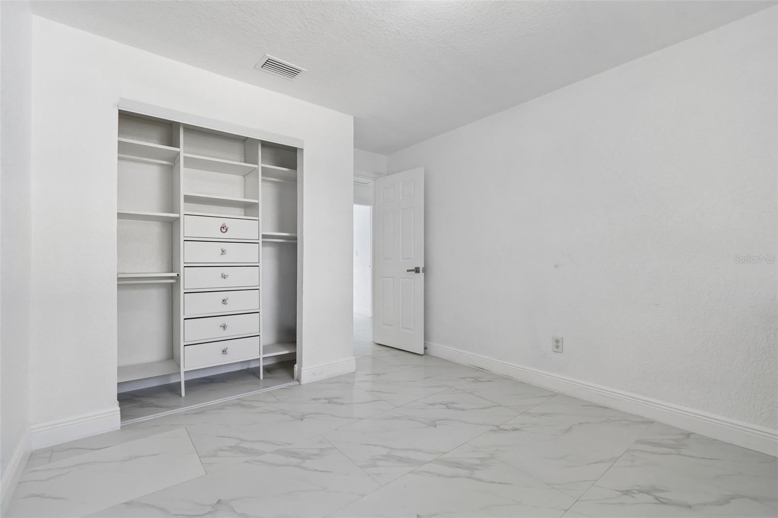 TAMPA SHORES UNIT 7 - Residential