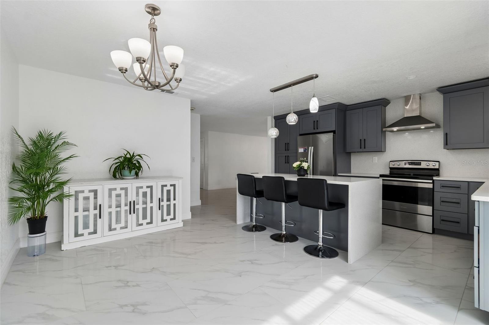 TAMPA SHORES UNIT 7 - Residential