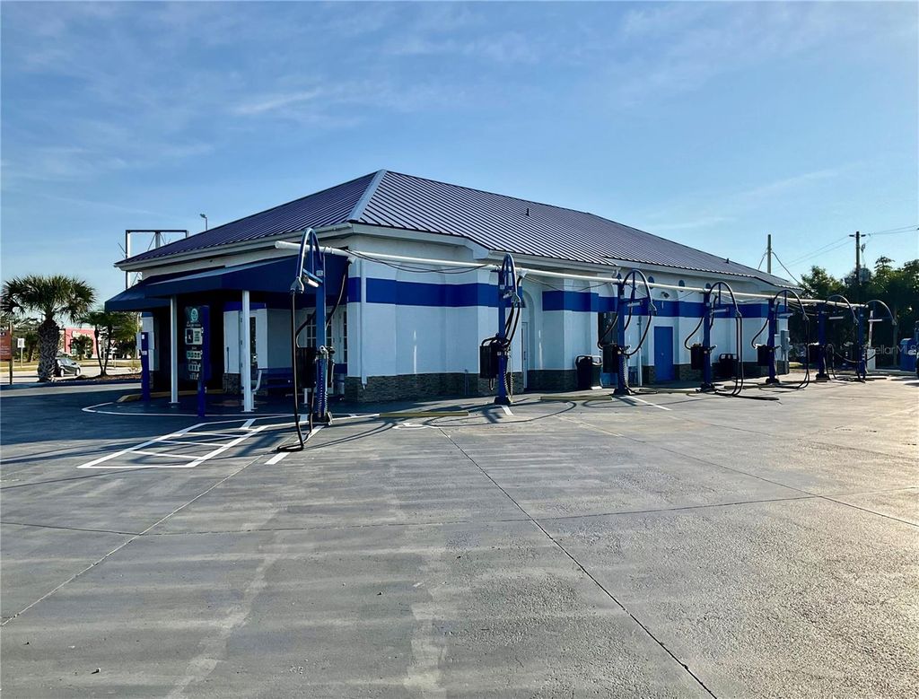 Photo of 2625 S Mccall Road, Englewood, FL 34224 (MLS # D6145060)