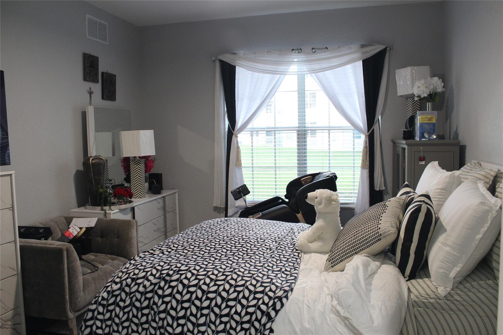 FLORA RIDGE CONDO PH 2 BLDG 5 - Residential