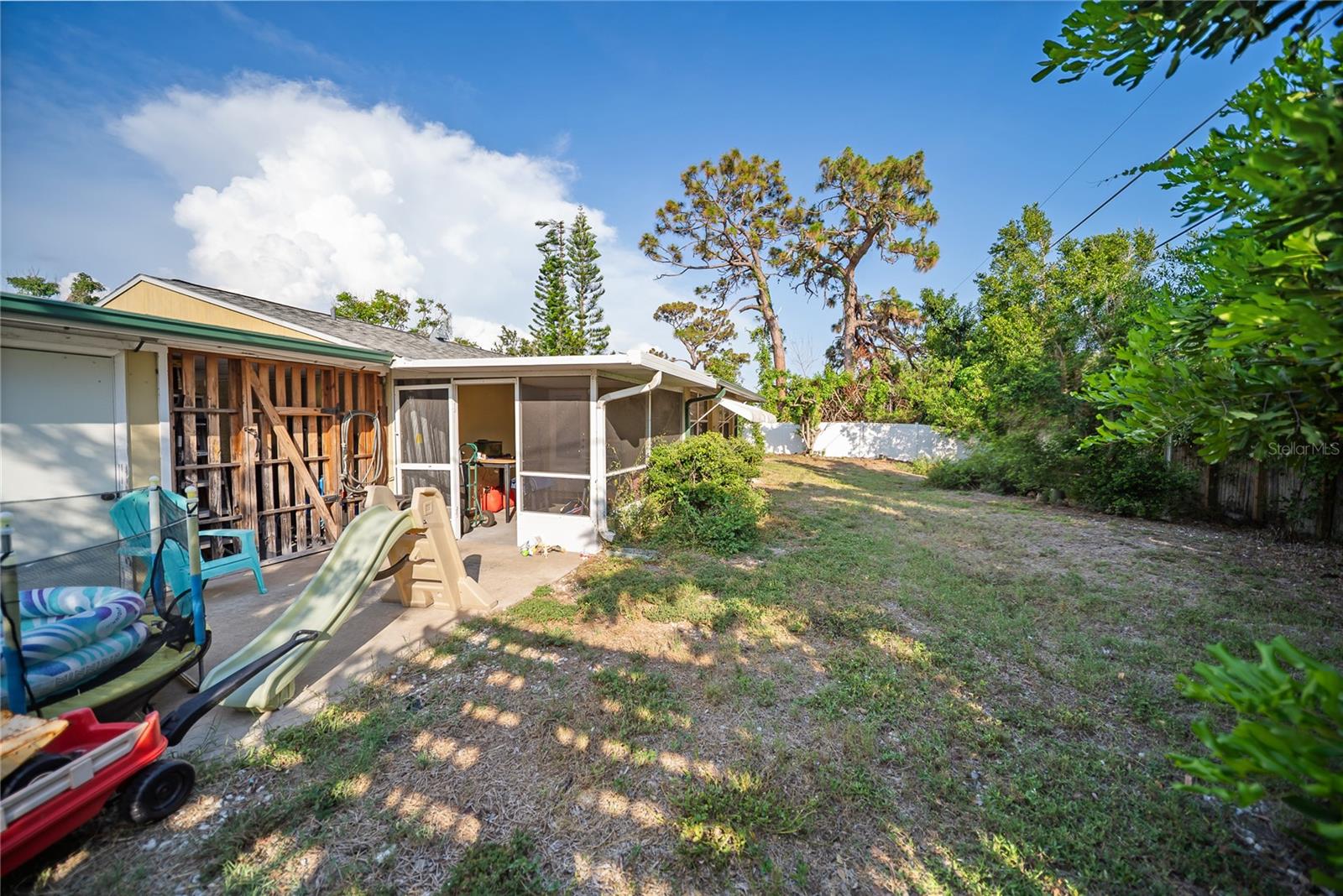3468 ROSLYN ROAD