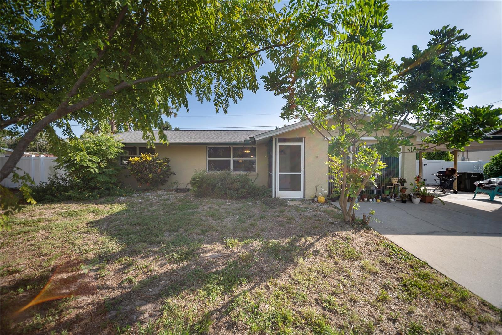 3468 ROSLYN ROAD