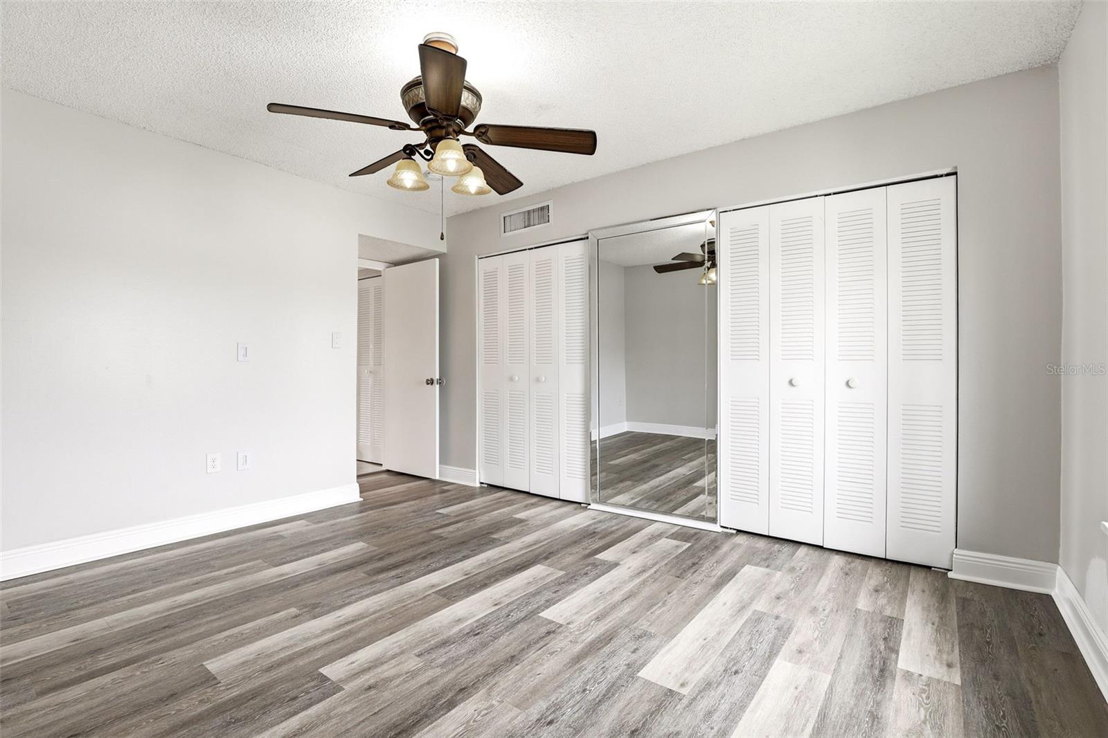 SANDY COVE - Residential