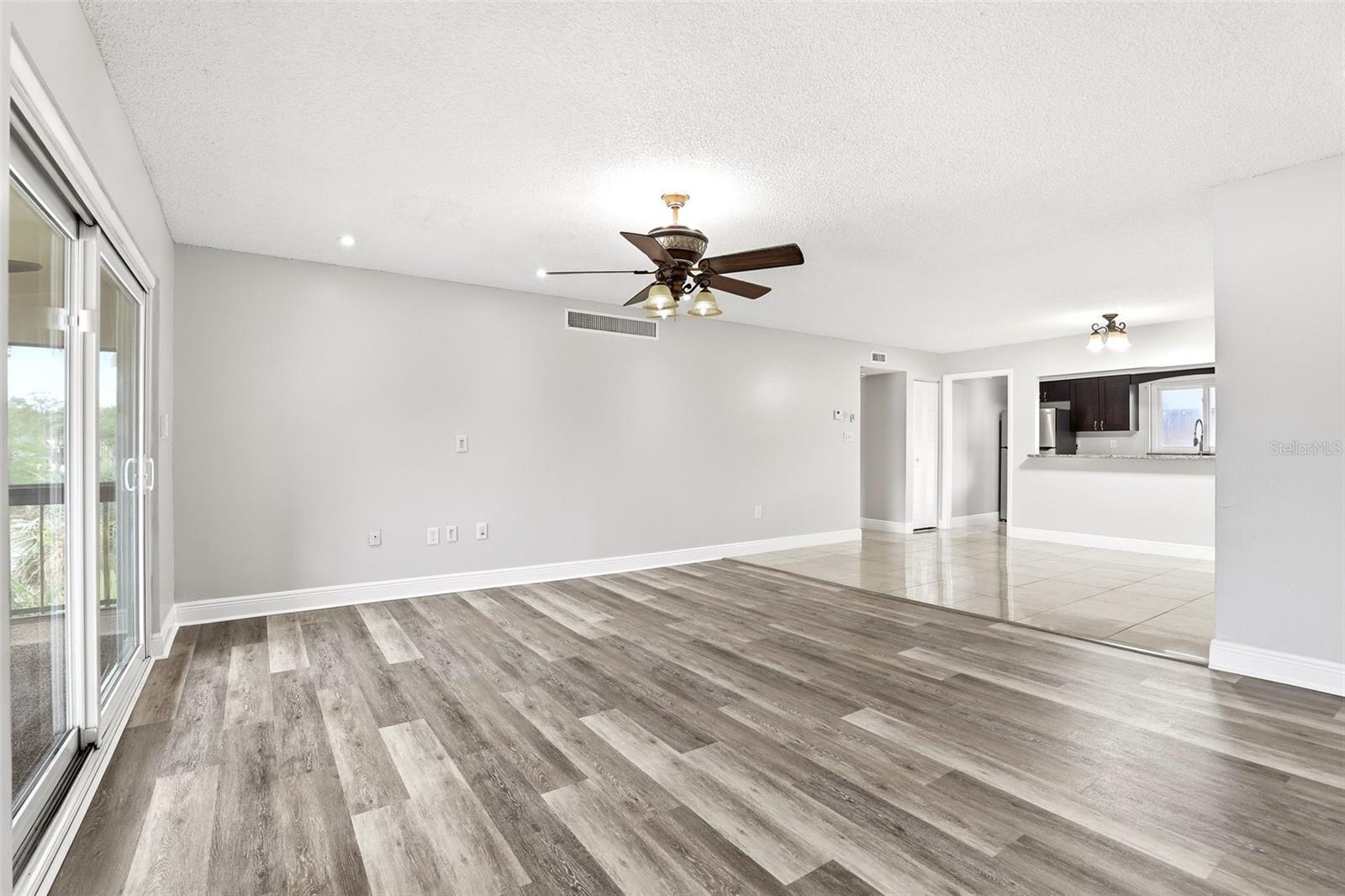 SANDY COVE - Residential