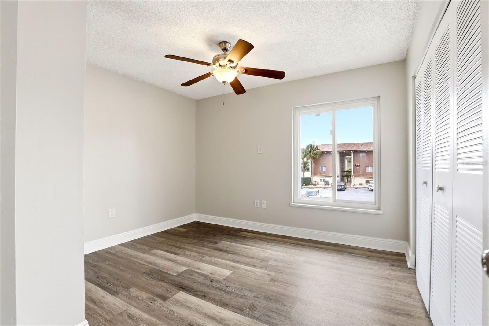 SANDY COVE - Residential