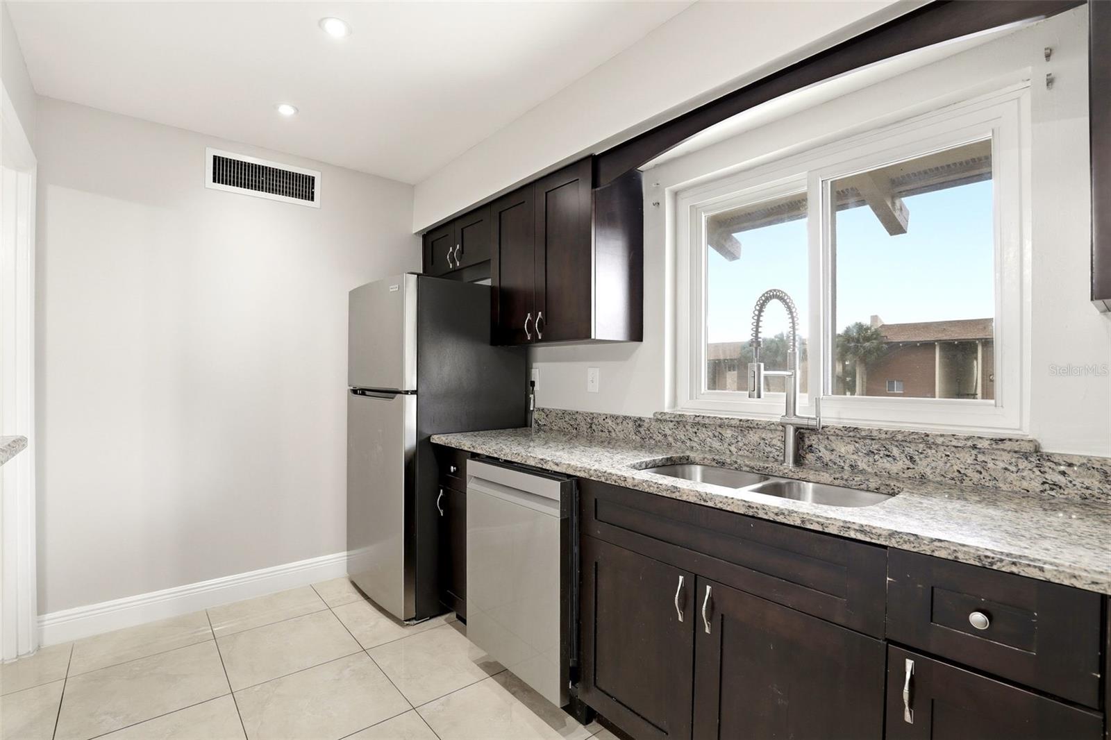 SANDY COVE - Residential