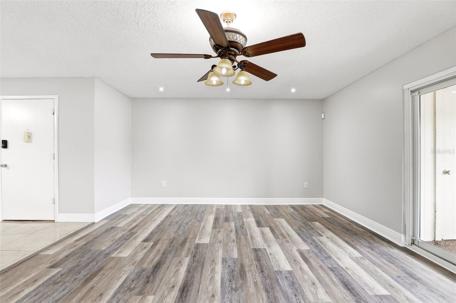 SANDY COVE - Residential