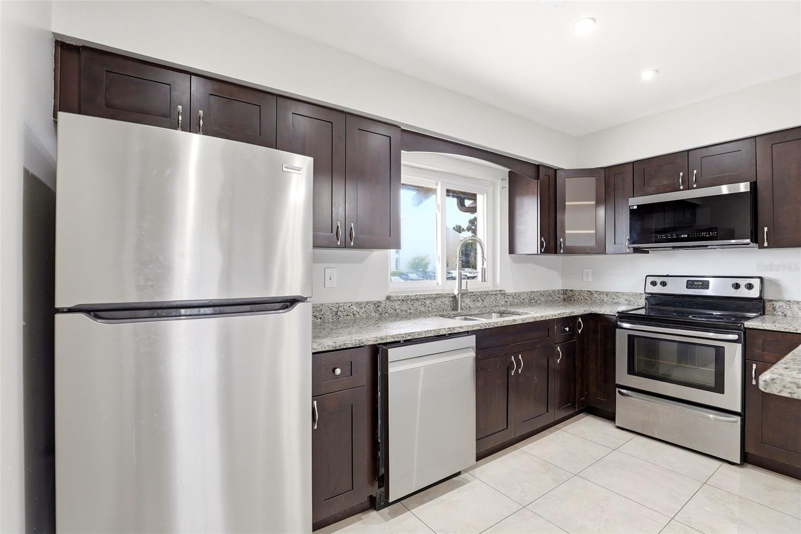 SANDY COVE - Residential