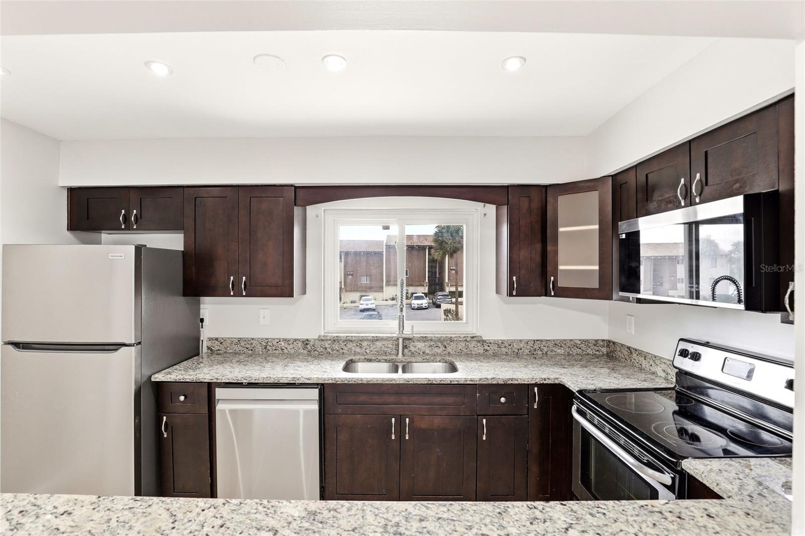 SANDY COVE - Residential