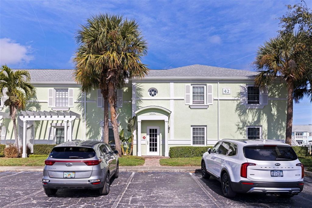 Photo of 5152 Salmon Drive SE #D, St Petersburg, FL 33705 (MLS # TB8452937)