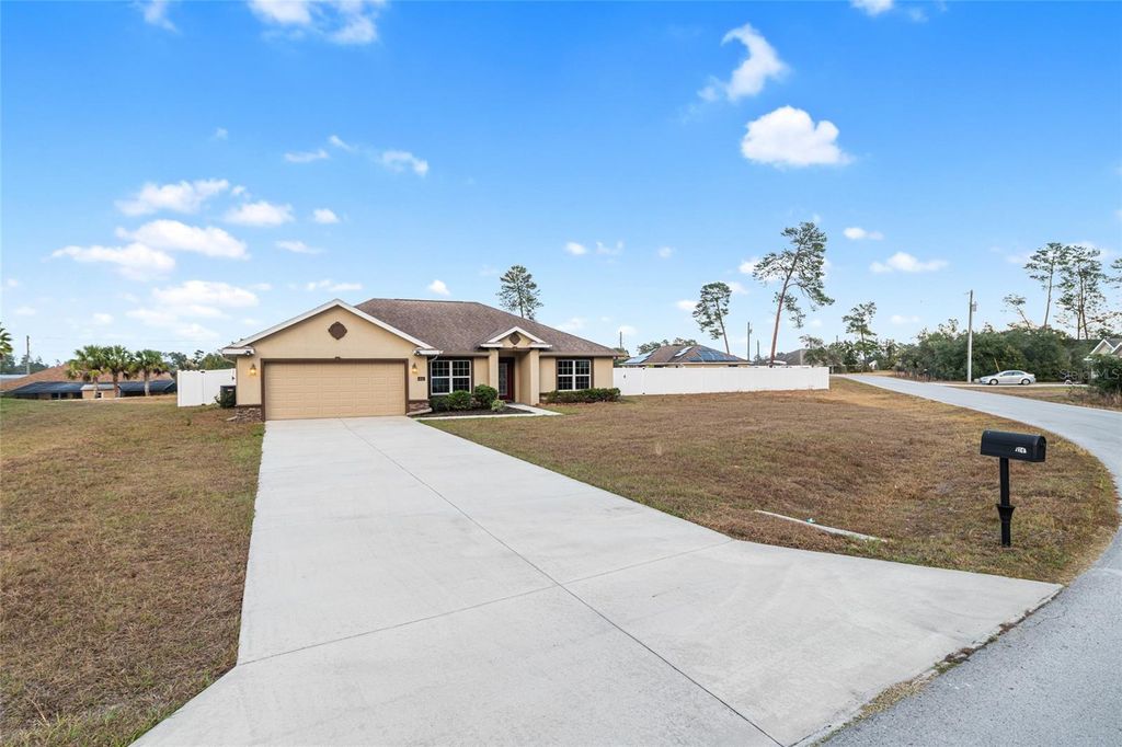 Photo of 4241 SW 106th Place, Ocala, FL 34476 (MLS # OM714367)