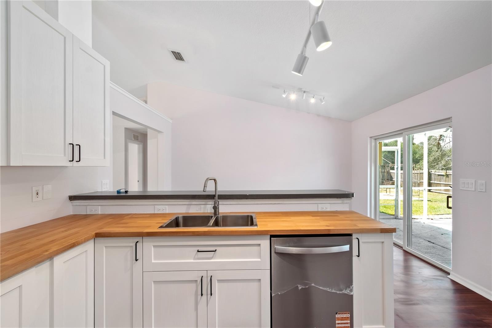 MARION OAKS UN 01 - Residential Lease