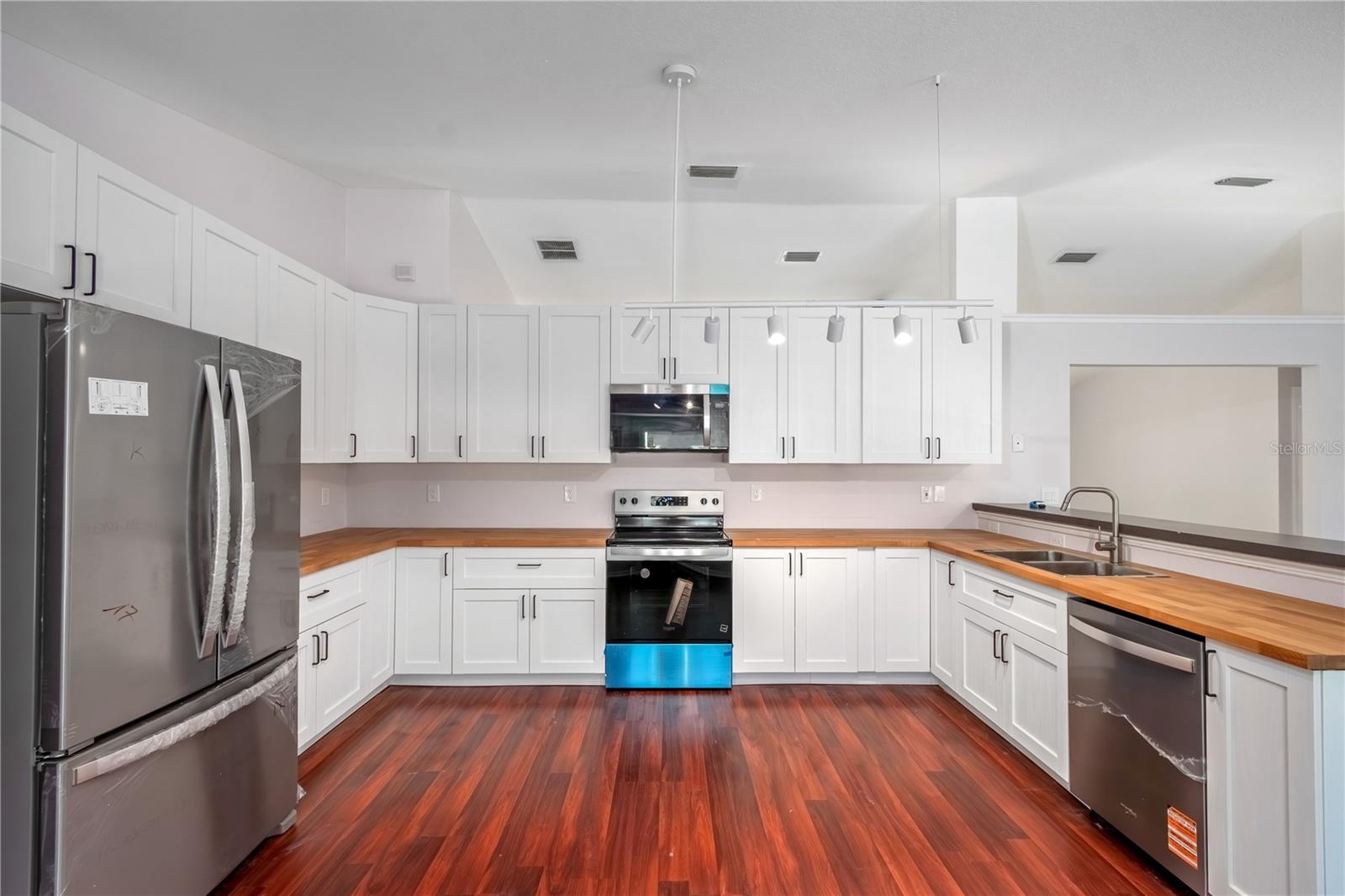 MARION OAKS UN 01 - Residential Lease