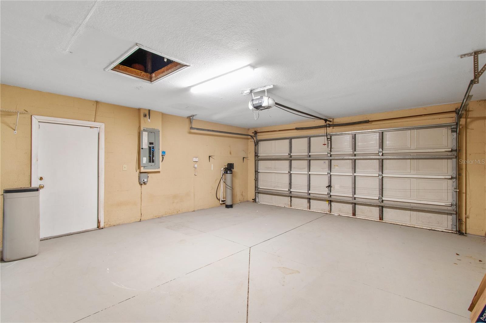 MARION OAKS UN 01 - Residential Lease