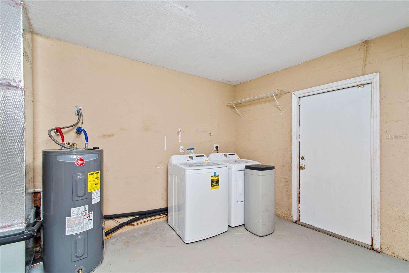 MARION OAKS UN 01 - Residential Lease