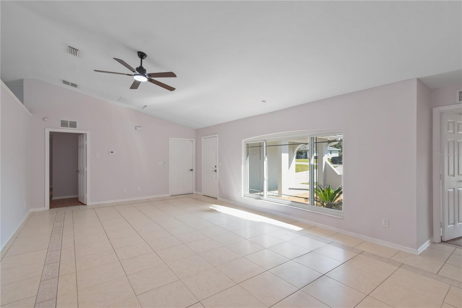 MARION OAKS UN 01 - Residential Lease