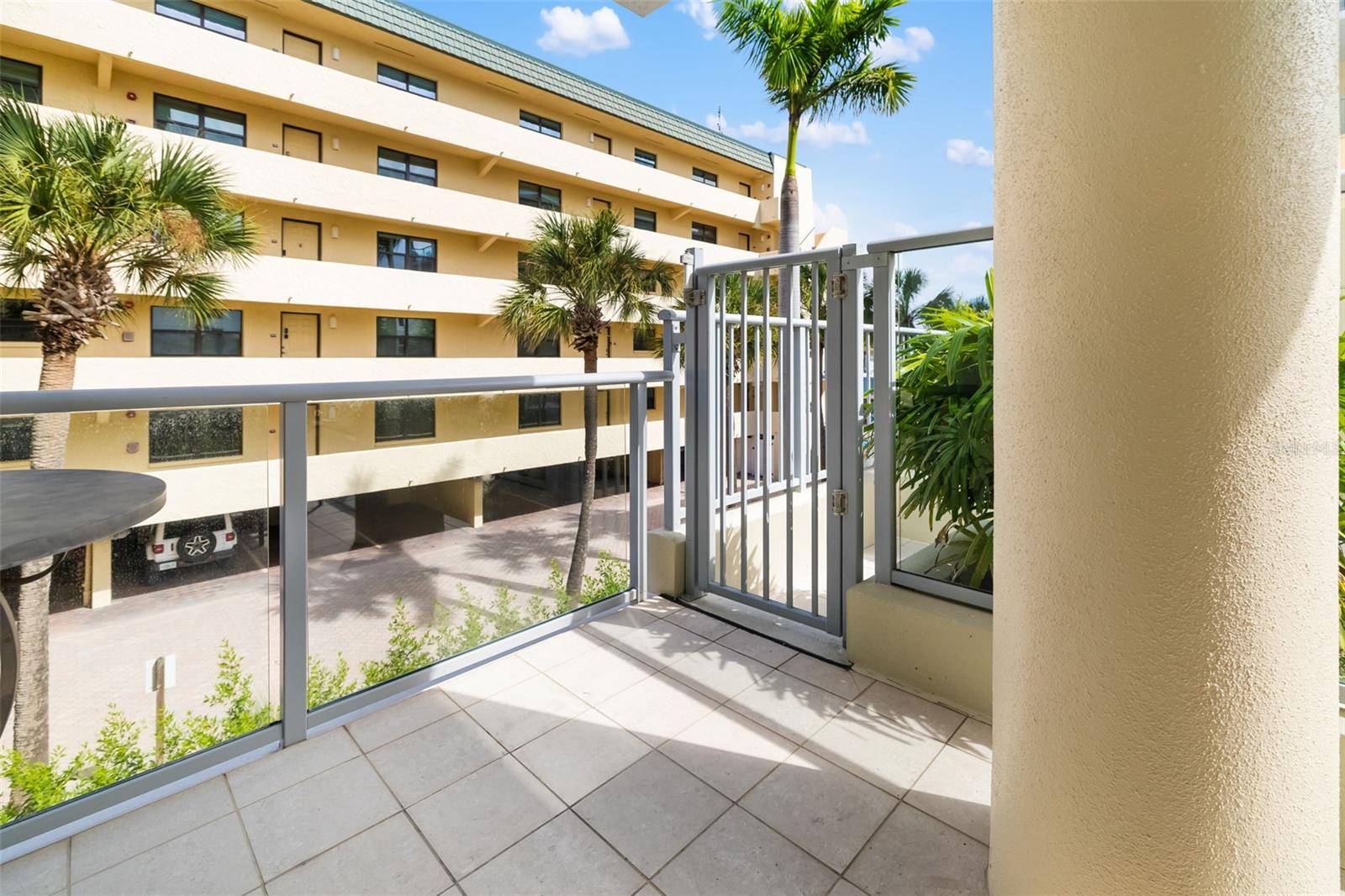 CRESCENT SIESTA KEY - Residential