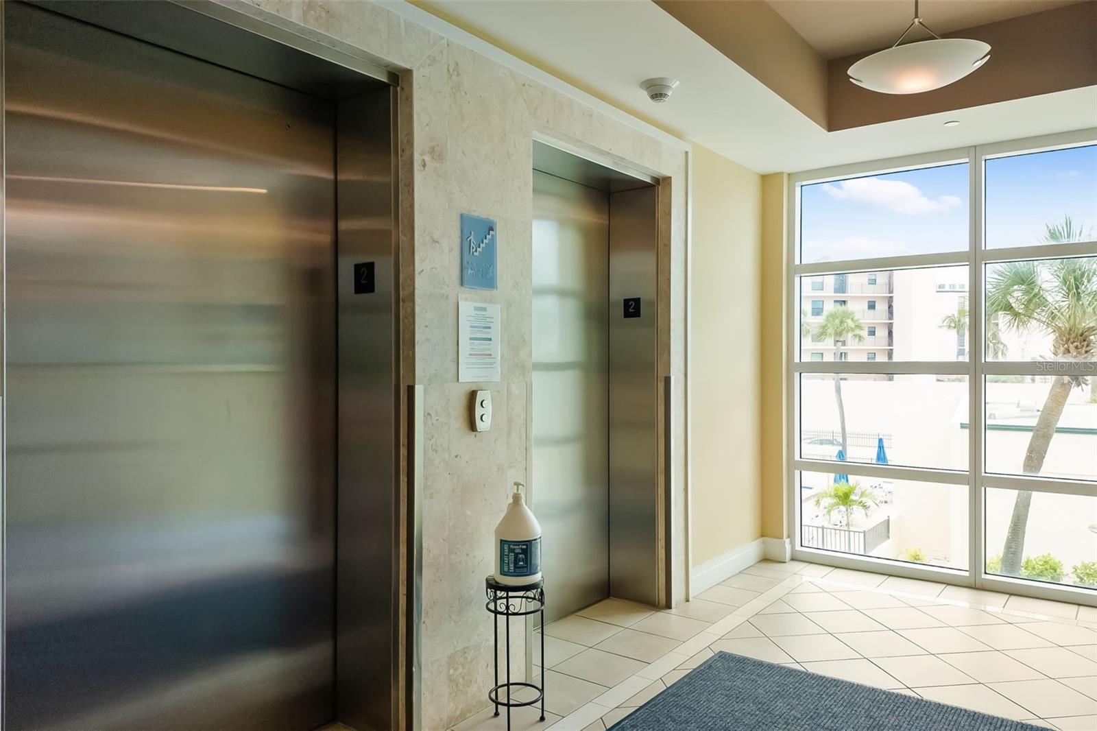 CRESCENT SIESTA KEY - Residential