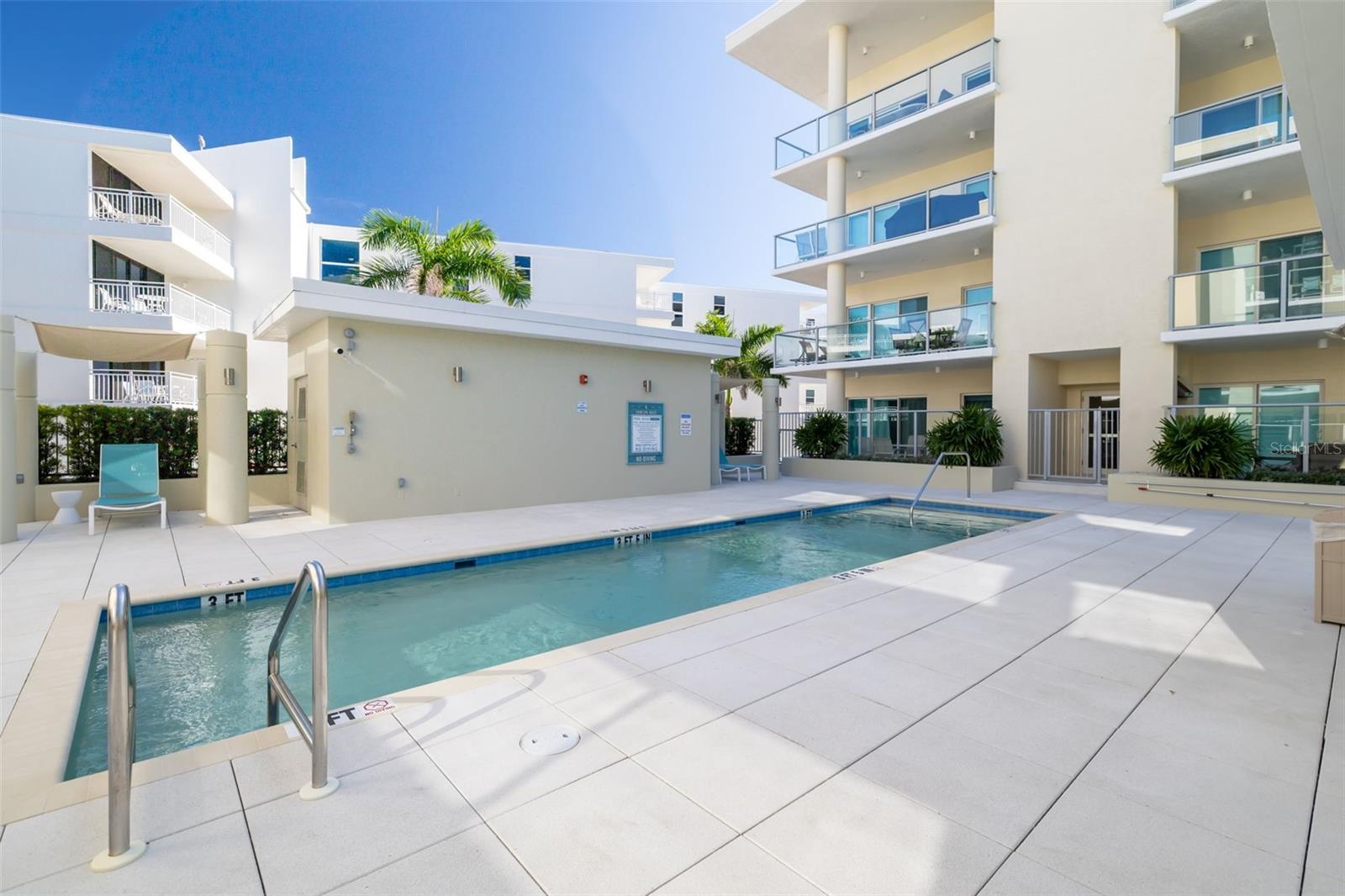 CRESCENT SIESTA KEY - Residential