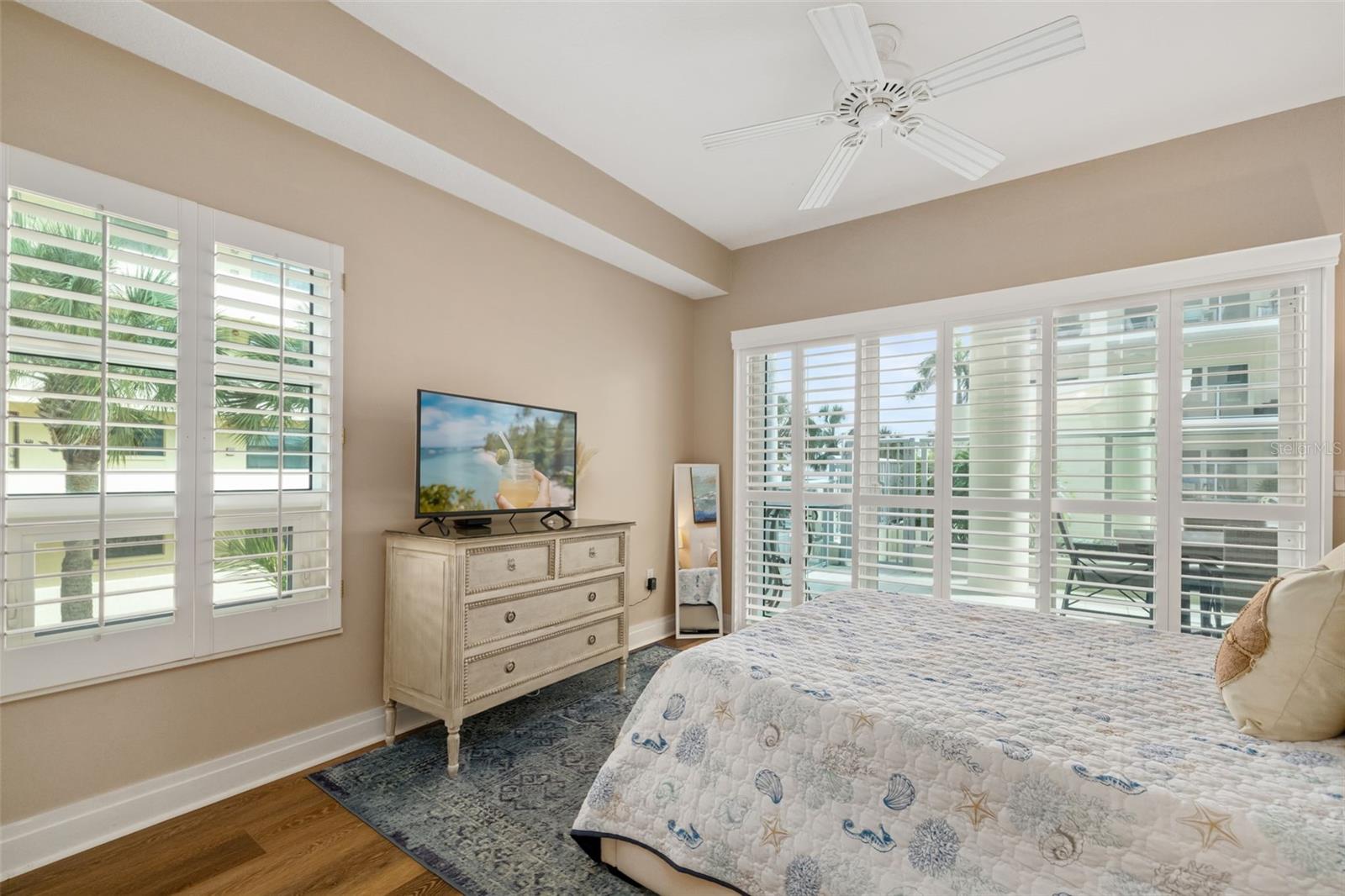 CRESCENT SIESTA KEY - Residential