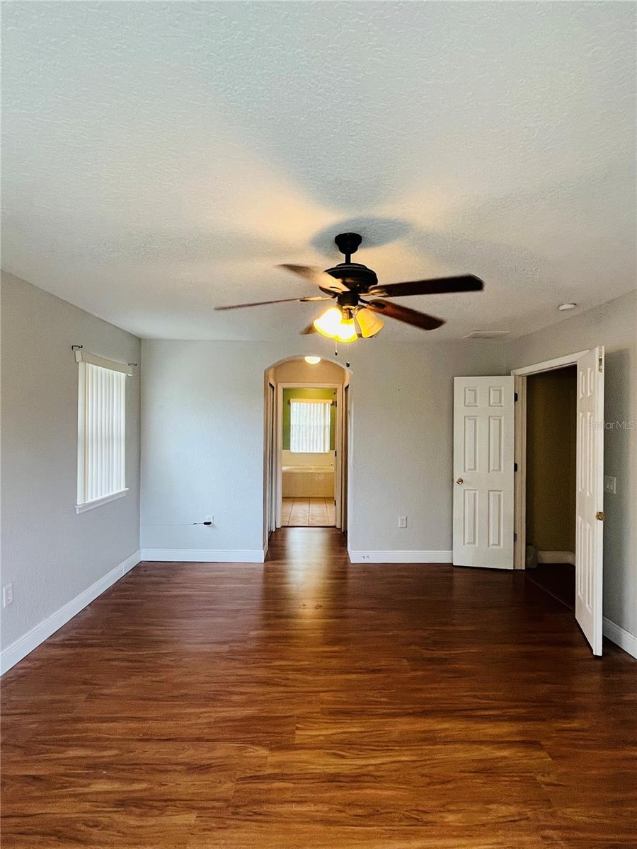 LAGO BUENDIA PH 01 - Residential Lease