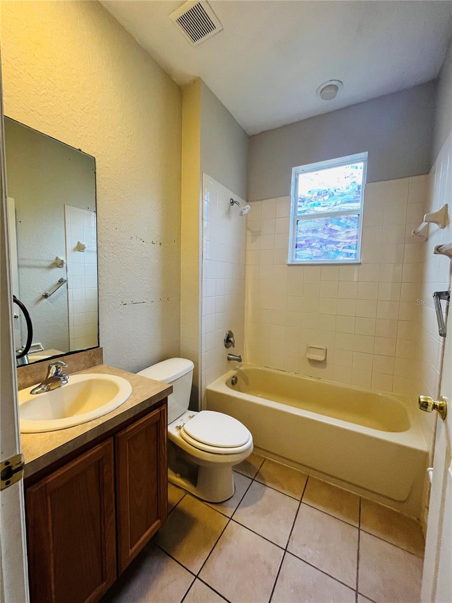 LAGO BUENDIA PH 01 - Residential Lease