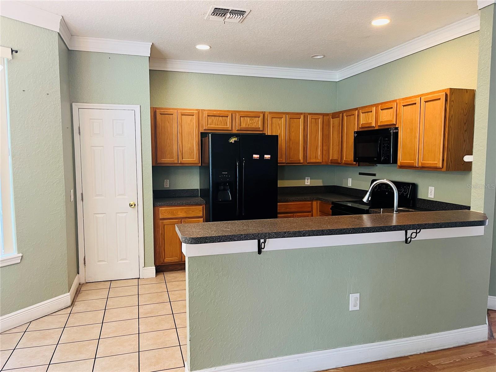 LAGO BUENDIA PH 01 - Residential Lease