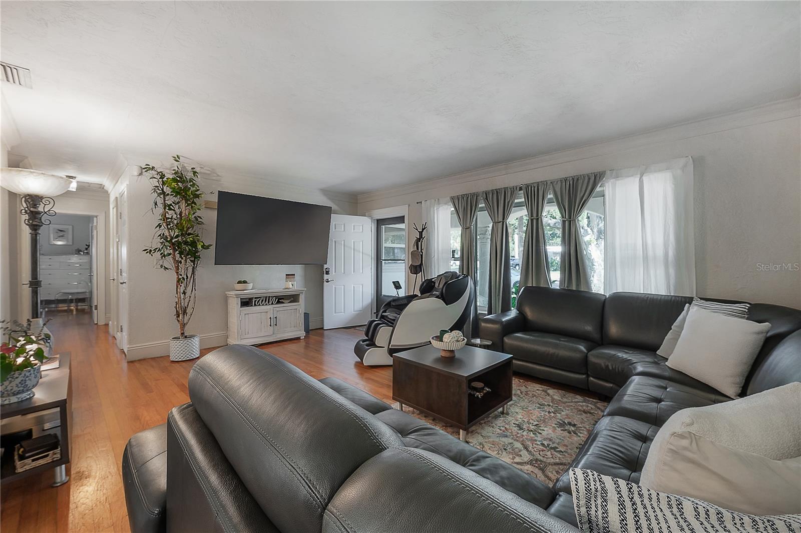 3138 W EUCLID AVENUE