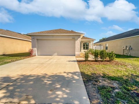 A home in PALMETTO