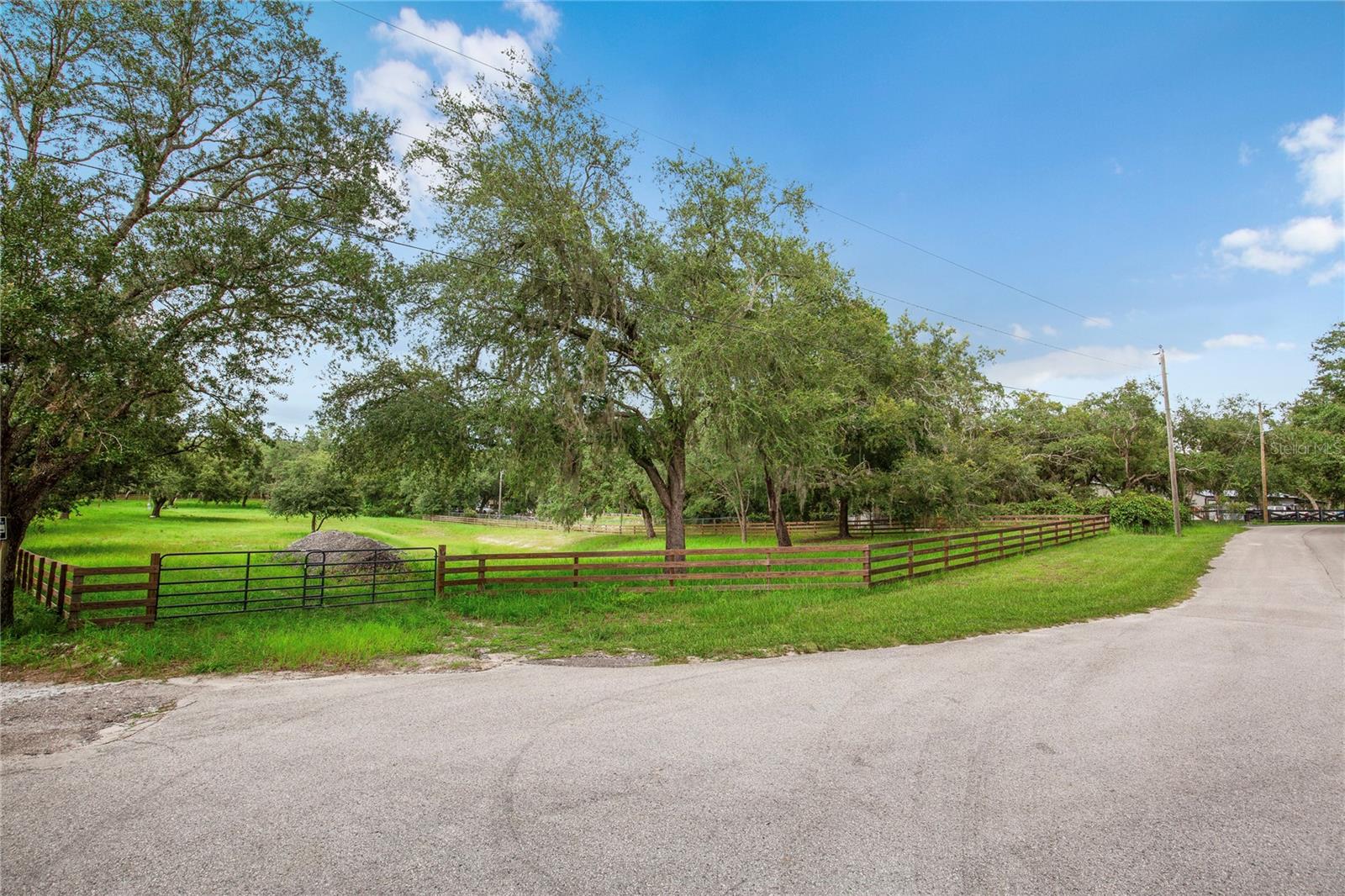 SUNCOAST HIGHLANDS - Land