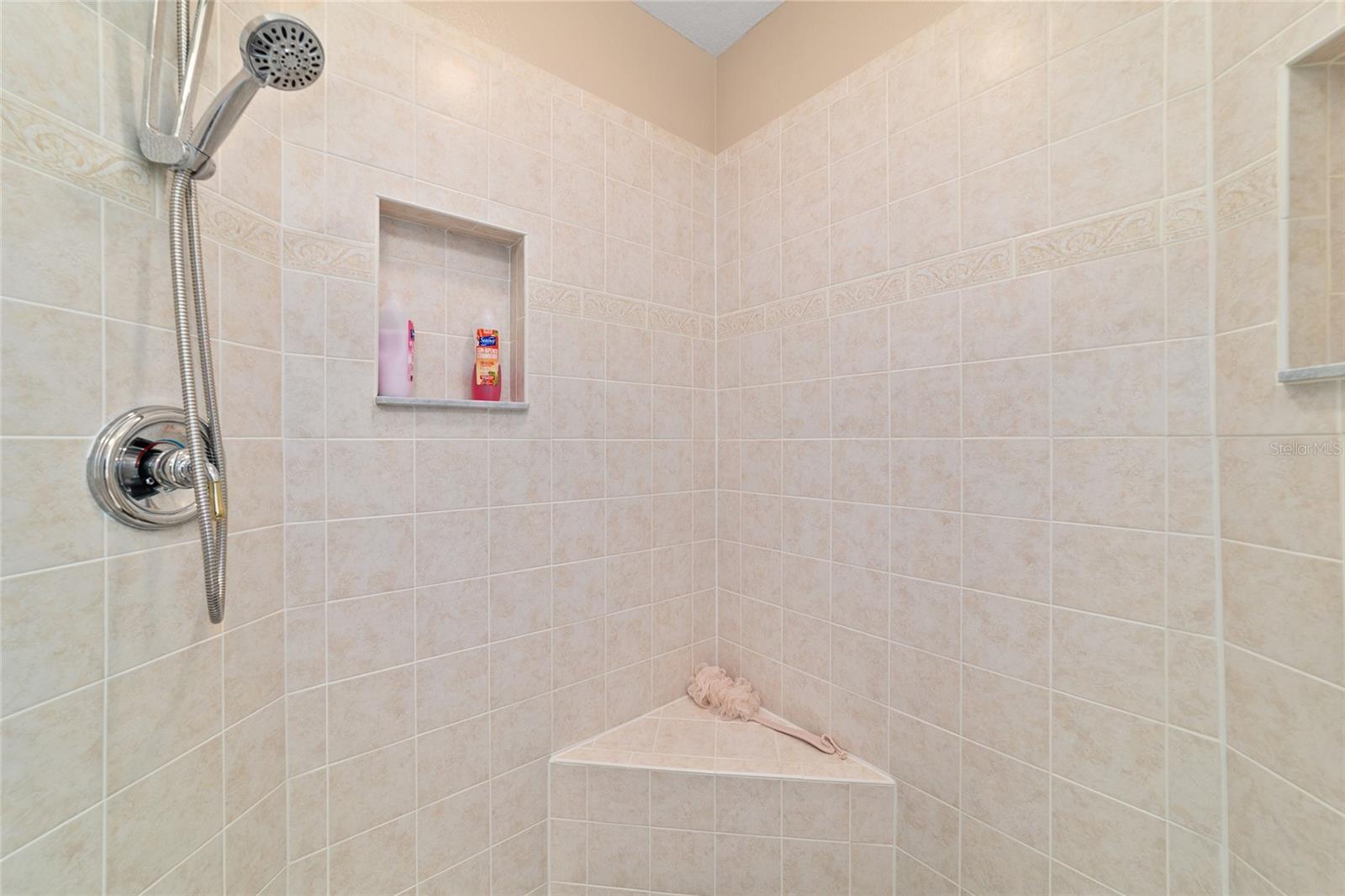 SUMMERGLEN PH 03 - Residential